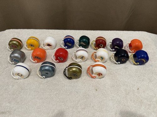 Lotto caschi plastica - 19,