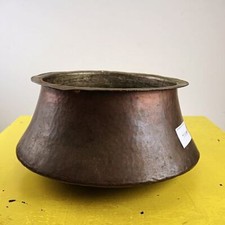 porta vaso antico in rame battuto a mano