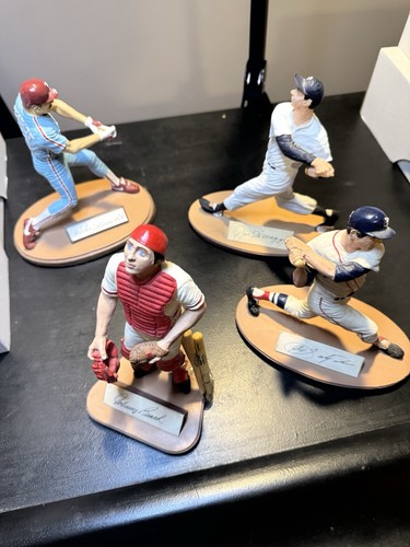 Set figurine autografate