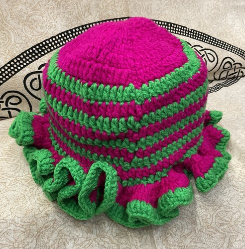 Uncinetto ruffle cappello a - ruffle:,