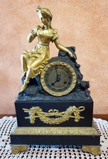 OROLOGIO DA TAVOLO FRANCESE DELL'800 IN BRONZO DORATO