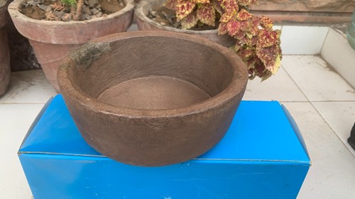 Antica vecchia ciotola mortaio