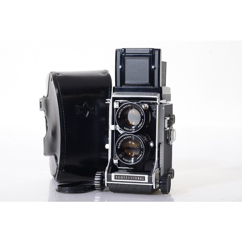 Fotocamera reflex due - a,