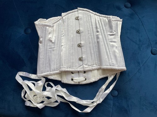 Corsetto sotto busto tendenze - busto,