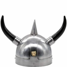 Elmetto in acciaio guerriero