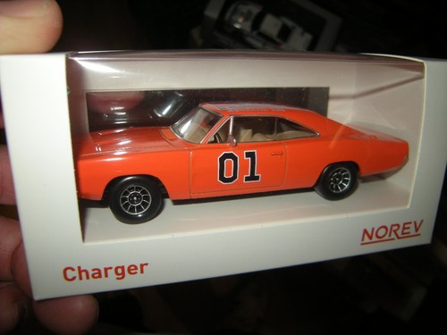 Caricabatteria norev - 1:43,