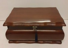 scatola porta gioielli in vero legno noce con chiave lusso 30x20x15 unico nuovo