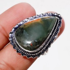Anello con pietre preziose