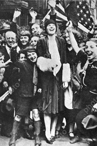 Amelia earhart photo - earhart,