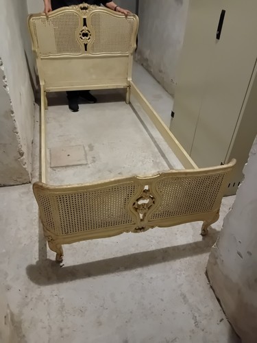 Vendo giroletto noce massello