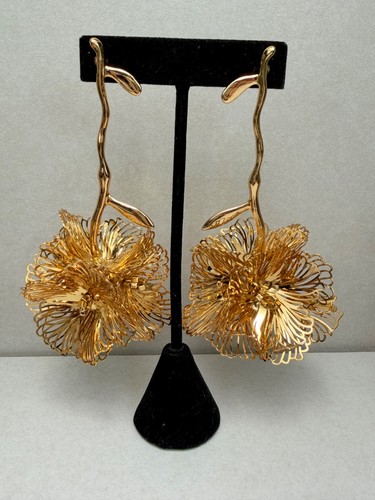 Zara sculptural floral - sculptural, drop