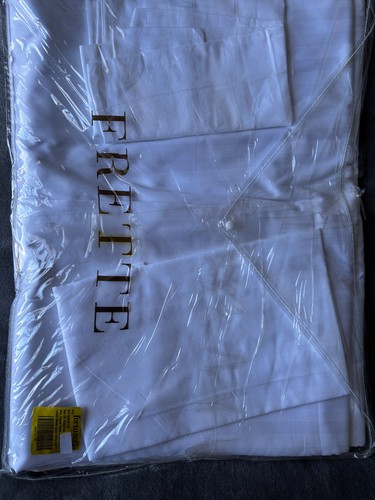 Nwt frette tuxedo bed - nwt!,