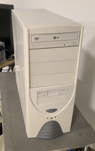 Vintage desktop piii - pc, (piii