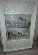 Vetrina moderna lavorata lunghezza 106 cm profondità 50 cm altezza 170 cm