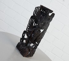 elegante statua in legno di