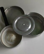 Gavetta alluminio composta da pentolino coperchio a vite  e spremiagrumi 