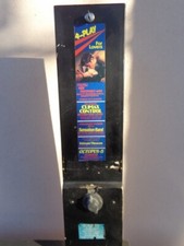 Vecchio Distributore preservativi americano