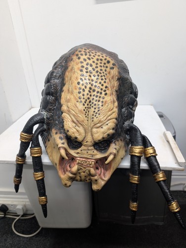 Rubie alien predator 2004 - rubie's,