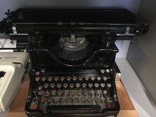 macchina da scrivere antica