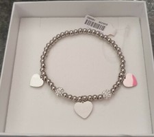 Bracciale Elasticizzato in Acciaio con Strass e Tre Pendenti Cuore 