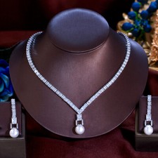 Orecchini pendenti perle