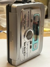 AIWA PORTABLE RADIO CASSETTE
