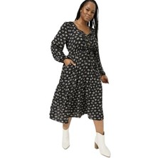 Abito nuovo con etichette