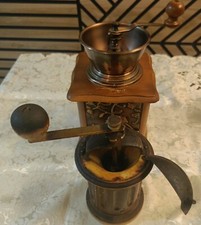 macina caffe numero 2 antichi a manovella...