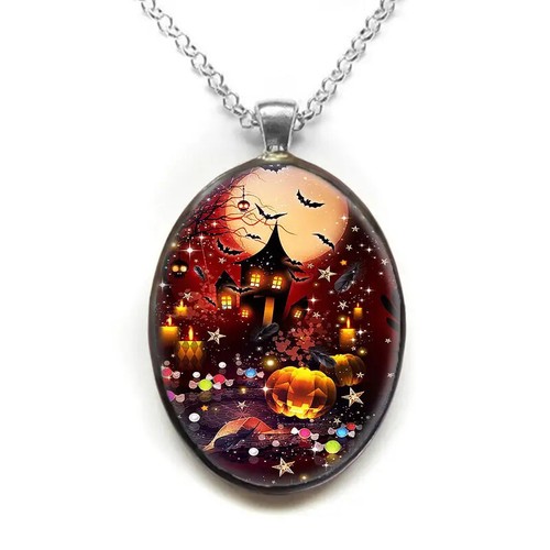 Collana con ciondolo ovale