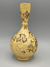 Vase ancien en porcelaine avec