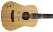 Chitarra acustica firmata