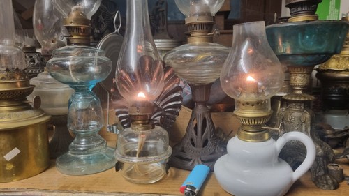 Antica lampada petrolio - a,
