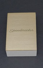 INSEGNA PUBBLICITARIA ORIGINALE OMEGA WATCH DEALER'S "SPEEDMASTER" PICCOLA OTTONE 