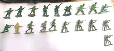LOTTO 19 SOLDATINI Fanteria Mista Americani e Tedeschi WWII Marca Sconosciuta. 