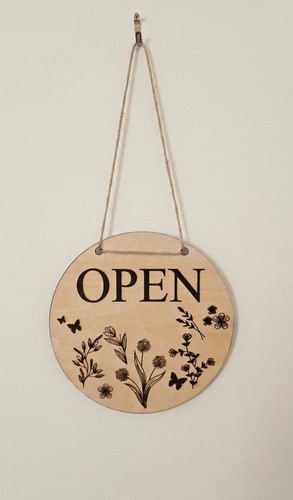 Shop sign open - closed, plaque