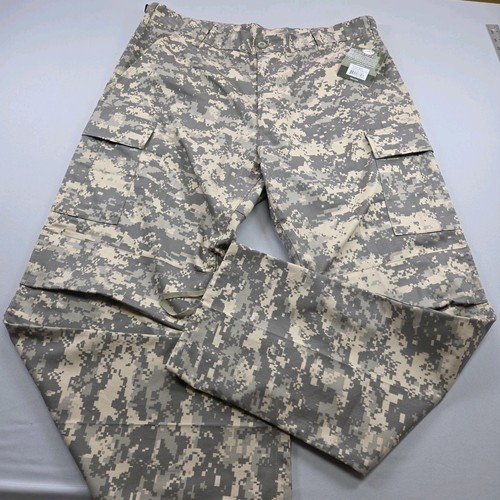 Pantaloni cargo mimetici
