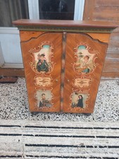 Armadietto Tirolese dipinto le quattro stagioni