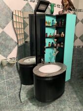 Mobile bagno con lavabo e specchio