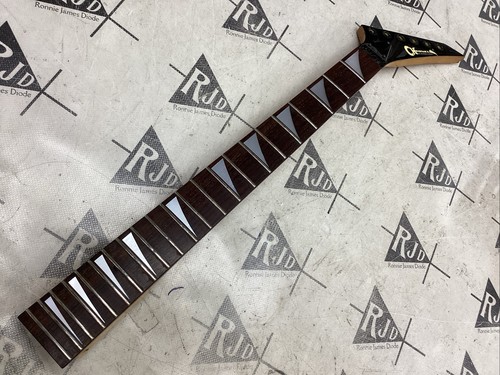 Charvel japan dk090 dinky - charvel,
