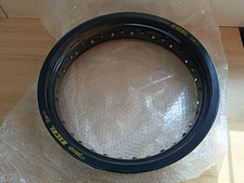 UNE JANTE CERCLE ROUE AVANT