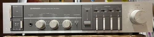 Stereo integrated amplifier