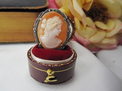 Fine victorian hand carved - fine, hand-carved