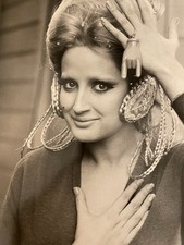 PIETRO PASCUTTINI (1936) GRANDE FOTO MINA ANNI '70 stampa del tempo