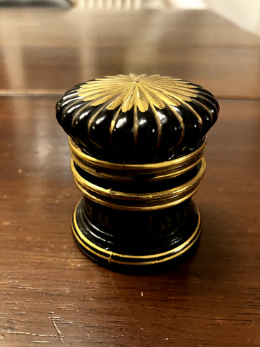Petit pot fard - petit,