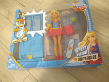 Nuova bambola Barbie DC Super