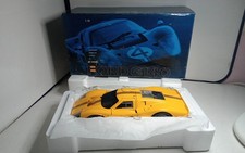 EXOTO RACING LEGENDS 1/18 FORD