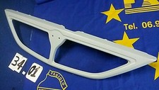 GRIGLIA LANCIA Y SOLO CORNICE ANTERIORE MASCHERINA FONDO GRIGIO PRIMER LANCIA Y 