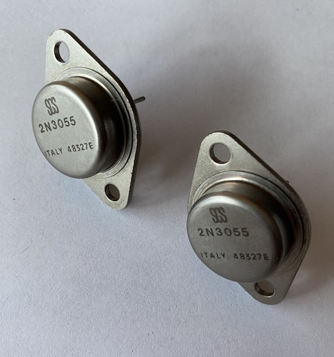 Deux transistors puissance - transistors, de