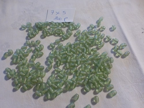 Lot 200 perles en - , verre