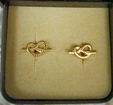 Orecchini oro 18 carati 750/1000. Grammi 1,2. Con scatola